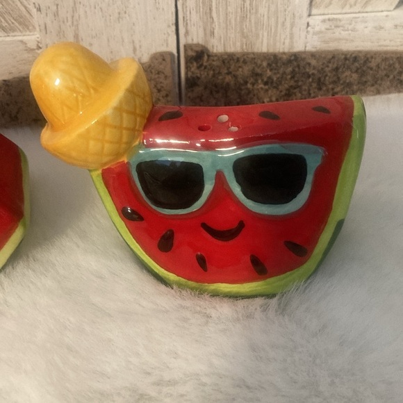 Boston Warehouse 2019 Fiesta Watermelon Shakers - Picture 3 of 10